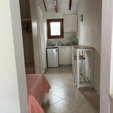 Maniatis Garden 3*