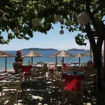 Maniatis Garden 3* Ахладиес