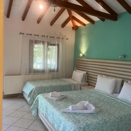 アパートホテル Maniatis Garden Achladies