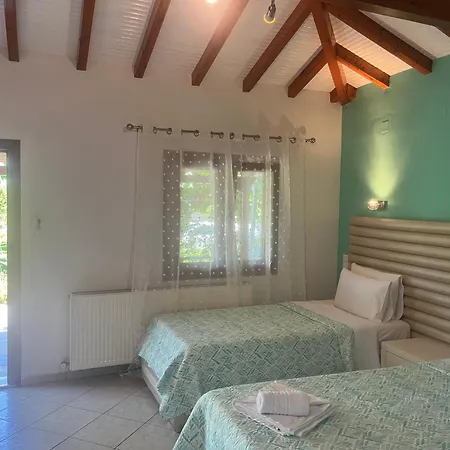 Maniatis Garden アパートホテル