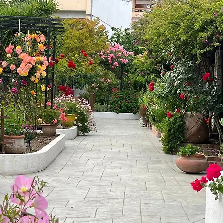 Maniatis Garden