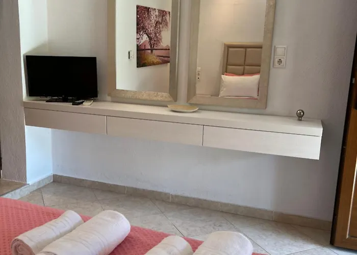 Maniatis Garden Achladies