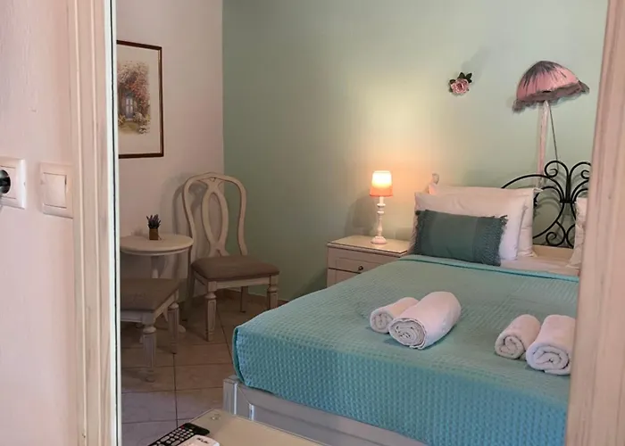 Maniatis Garden アパートホテル 3*